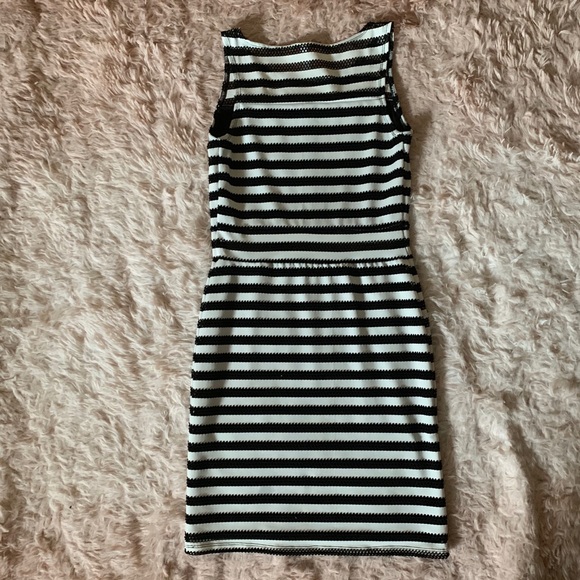 Bodycon Dress 🌹 - Picture 2 of 2